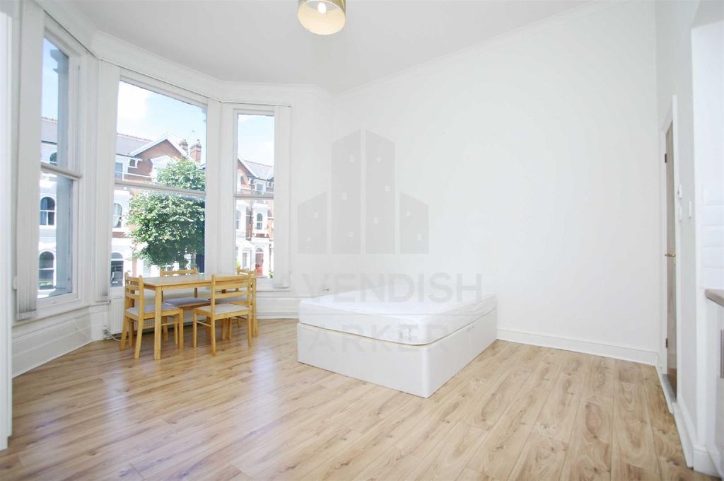 Property photo 1 of 6