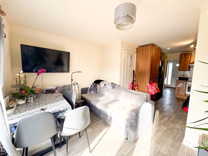 Property photo 3 of 11 Open Plan
