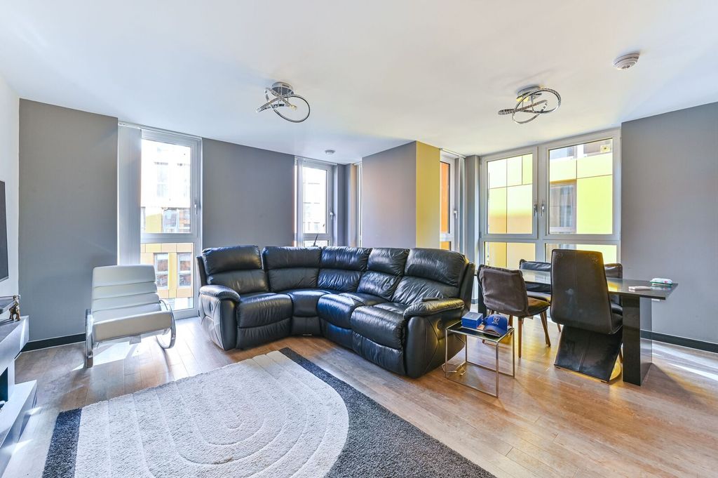 Property photo 1 of 19