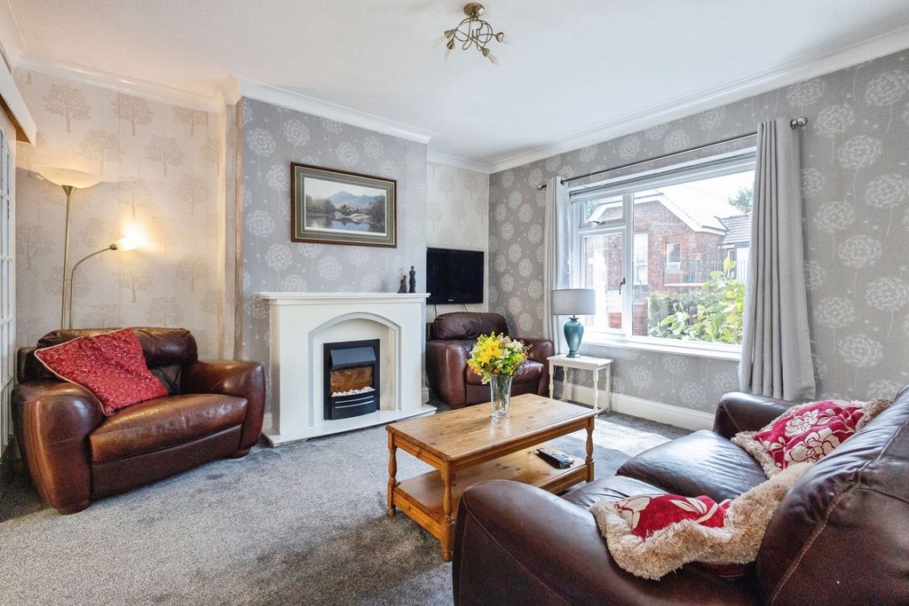 Property photo 3 of 17 Pbox-Img.Jpg