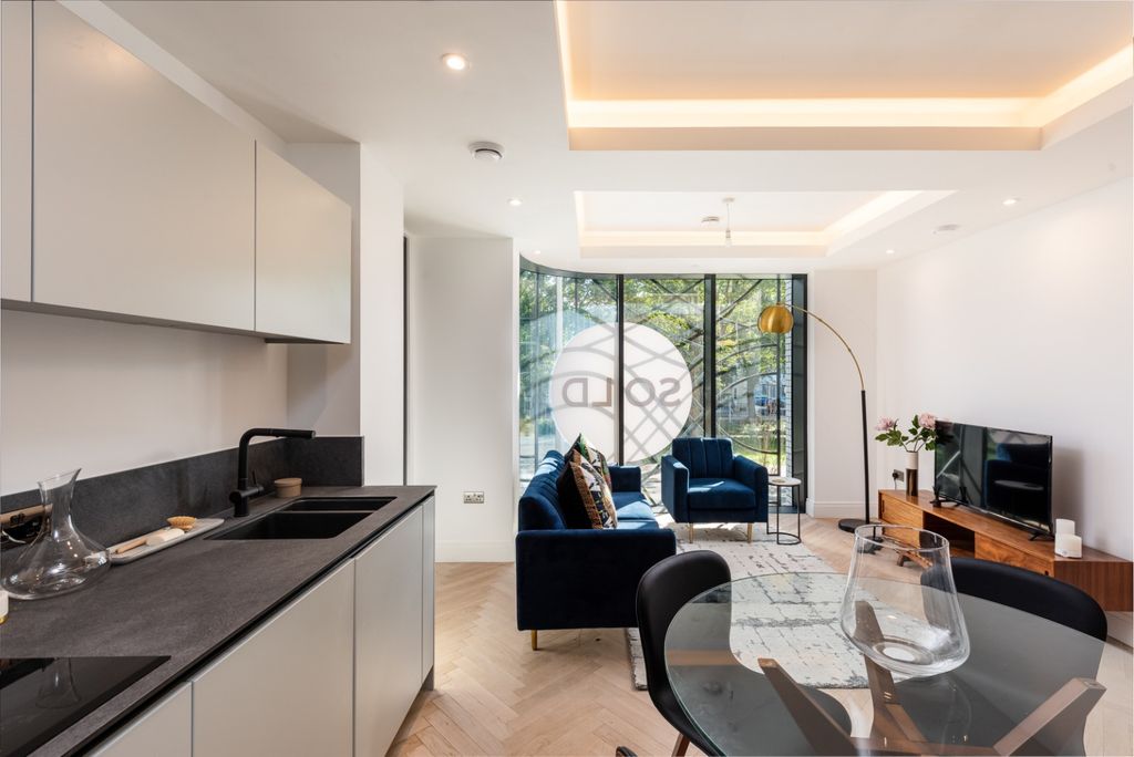 Property photo 2 of 18 4782302