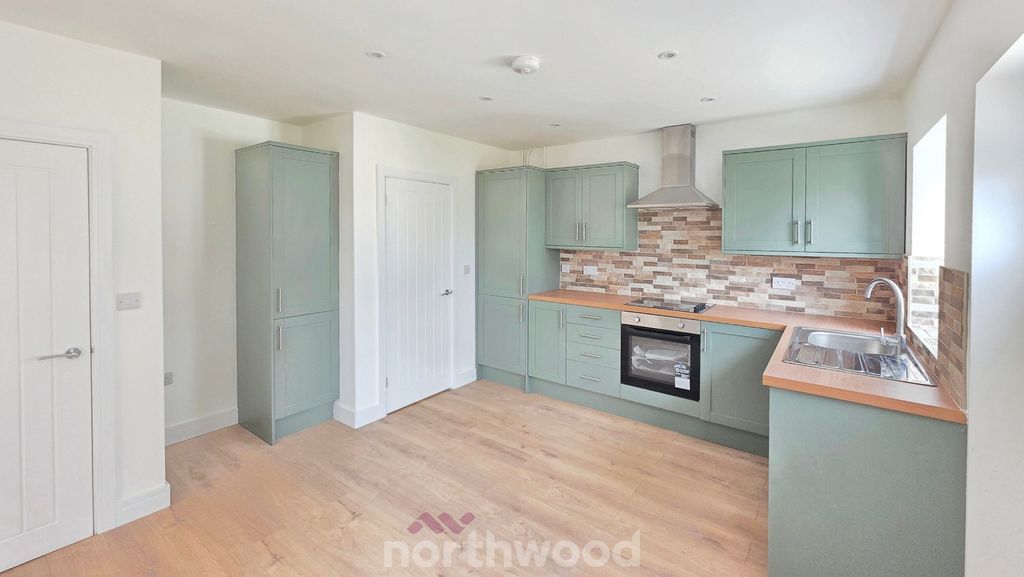 Property photo 2 of 24