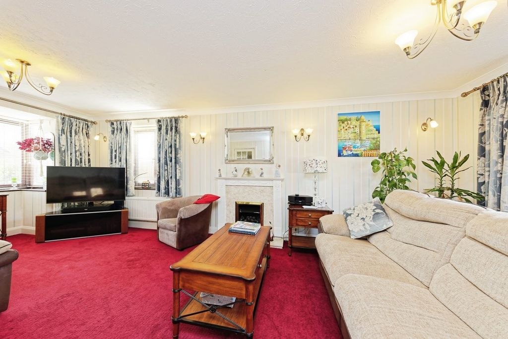 Property photo 3 of 18