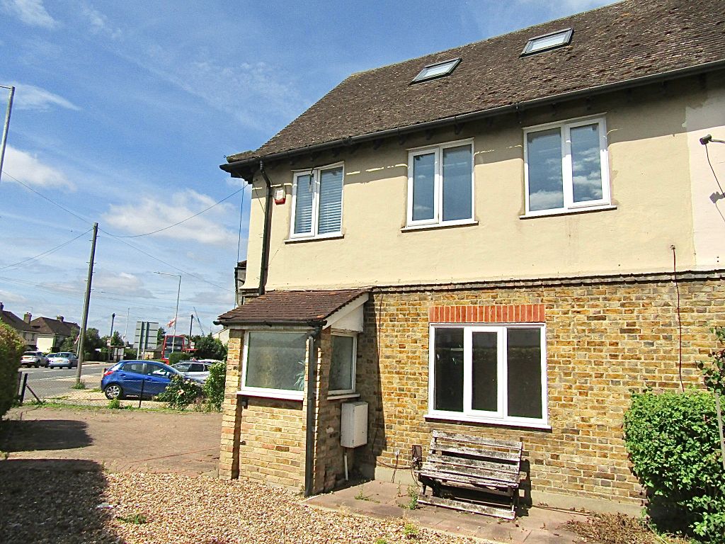 Property photo 2 of 27