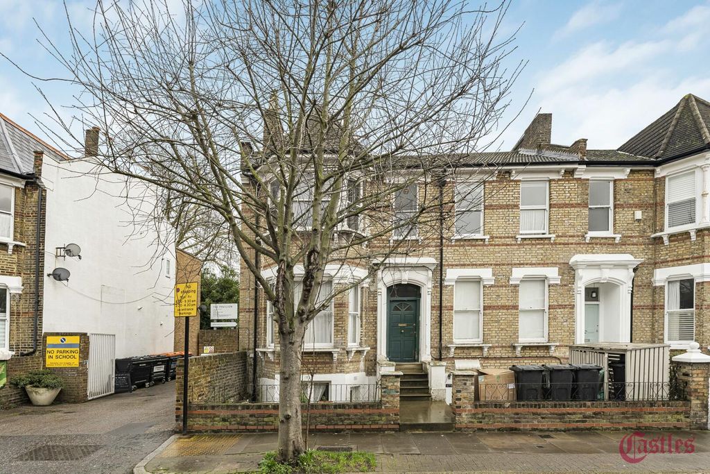 Property photo 2 of 21 Front (Exterior)