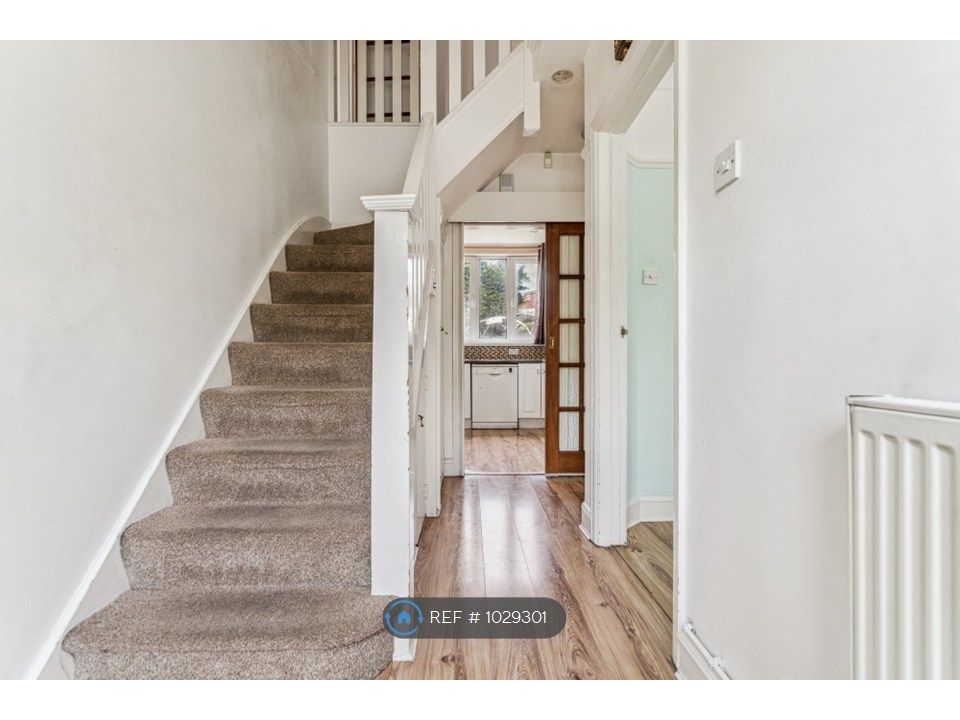 Property photo 2 of 17 Entrance
