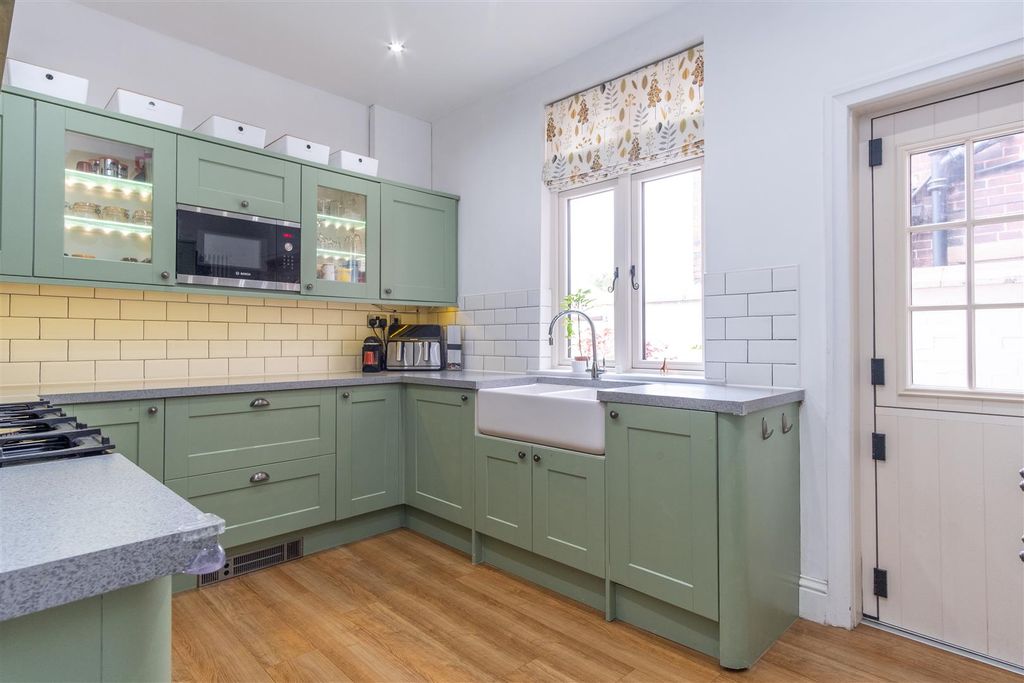 Property photo 3 of 36 Kitchen