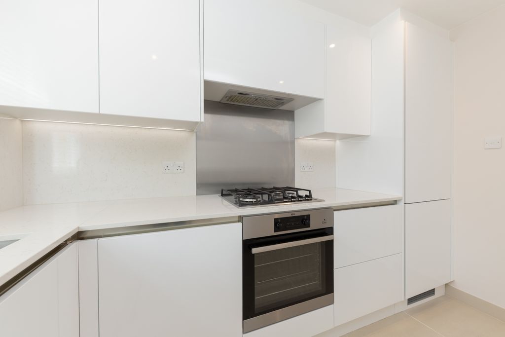 Property photo 3 of 13 Frederick Court 3...