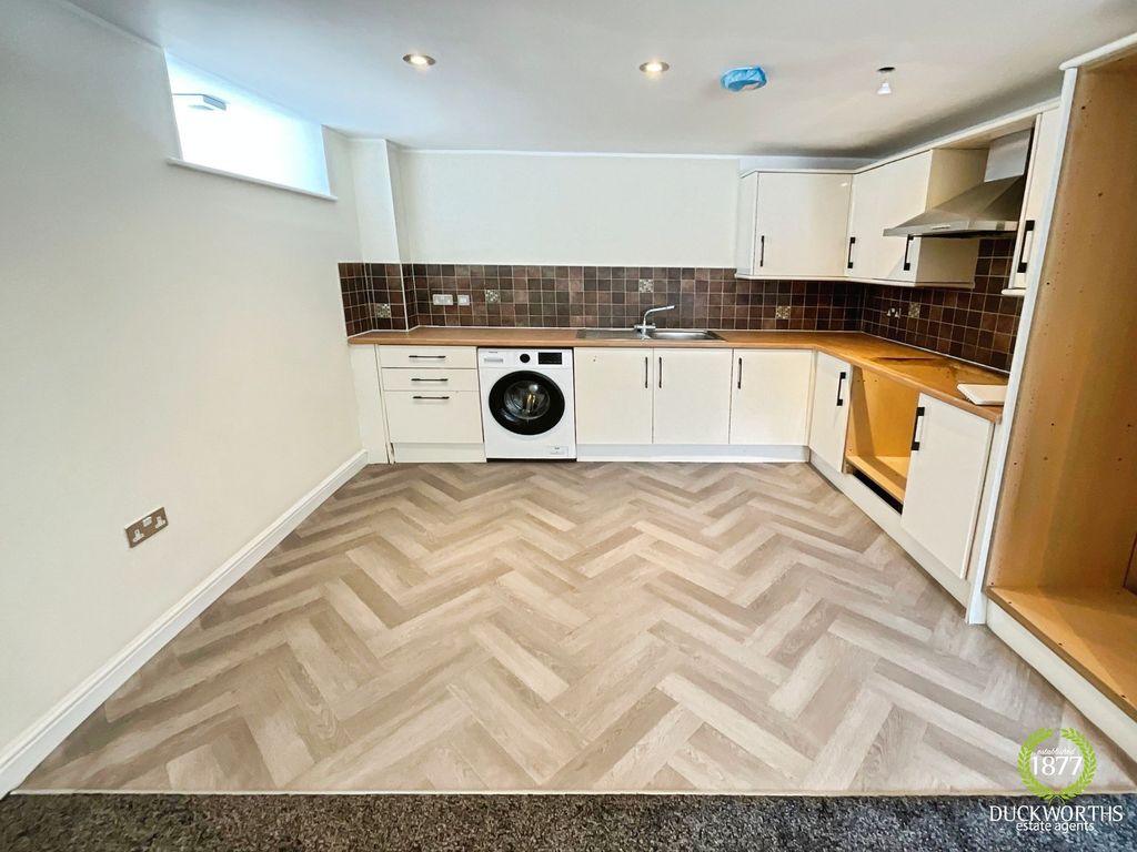 Property photo 3 of 12