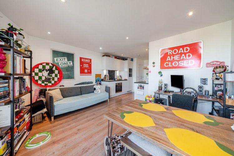 Property photo 1 of 16