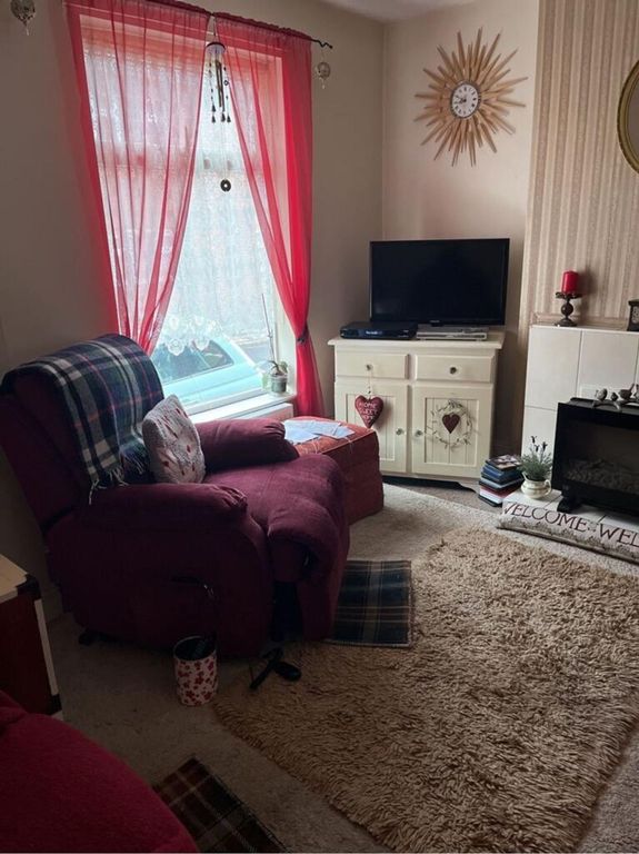 Property photo 3 of 10 Sitting Room