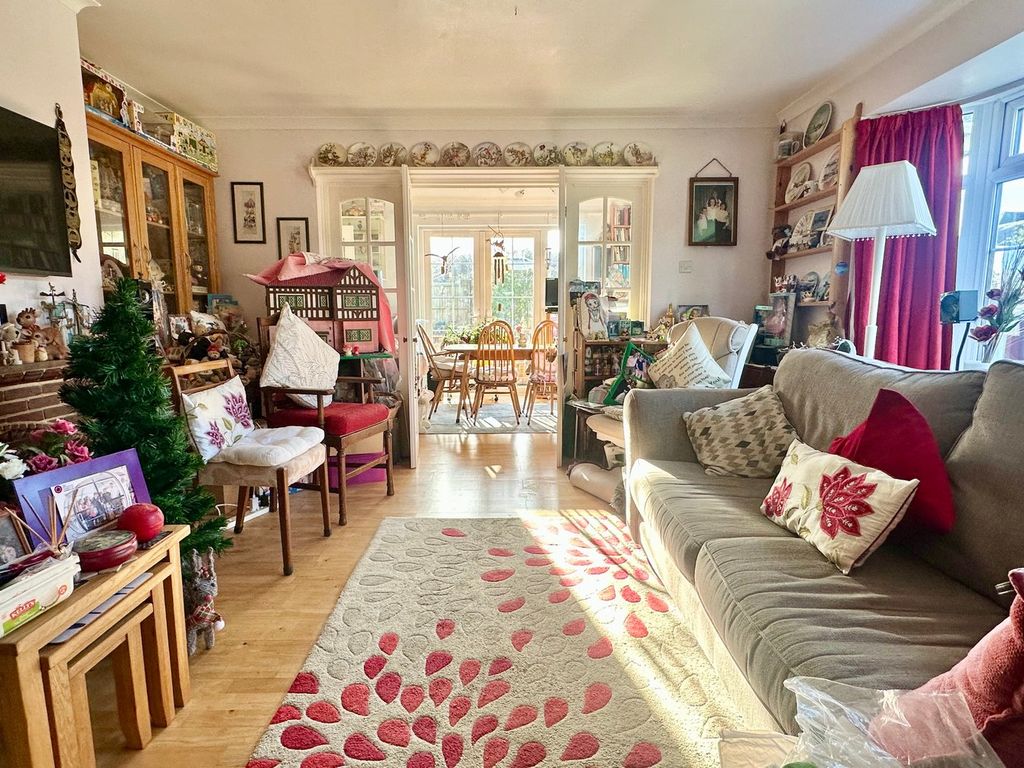 Property photo 2 of 21