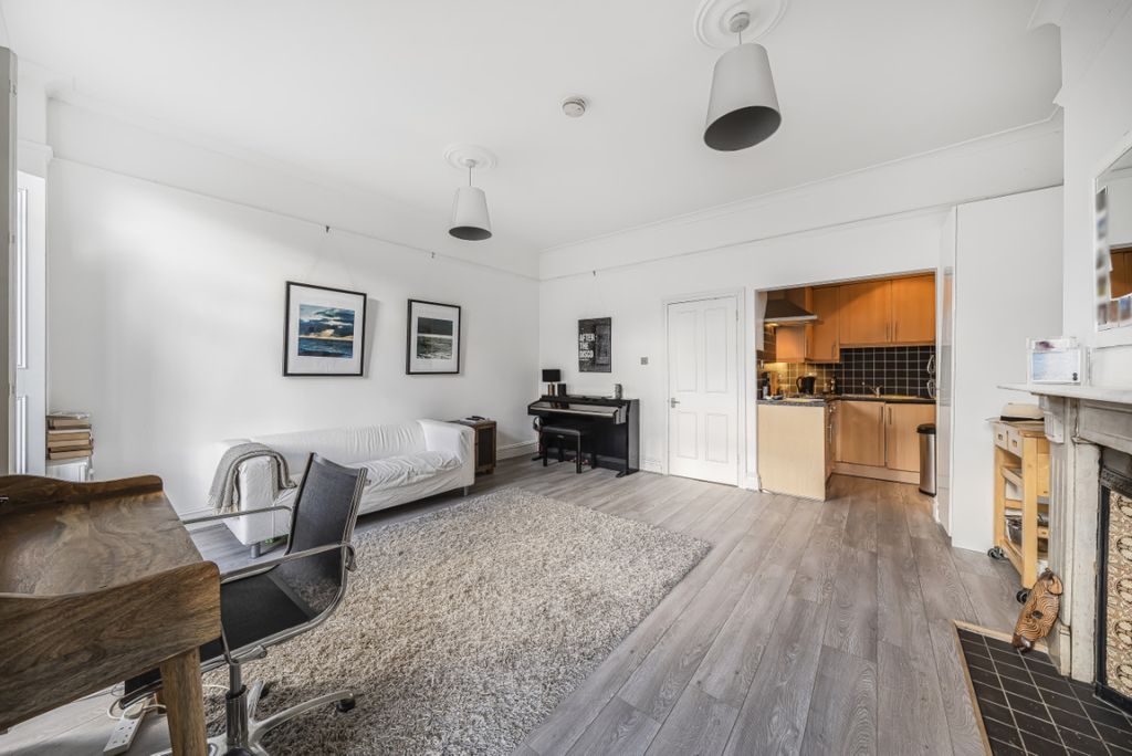 Property photo 2 of 7 927410 (2)