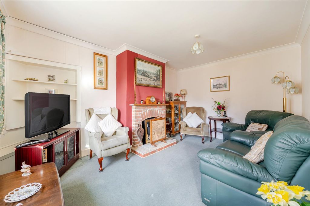 Property photo 3 of 17 Sitting Room