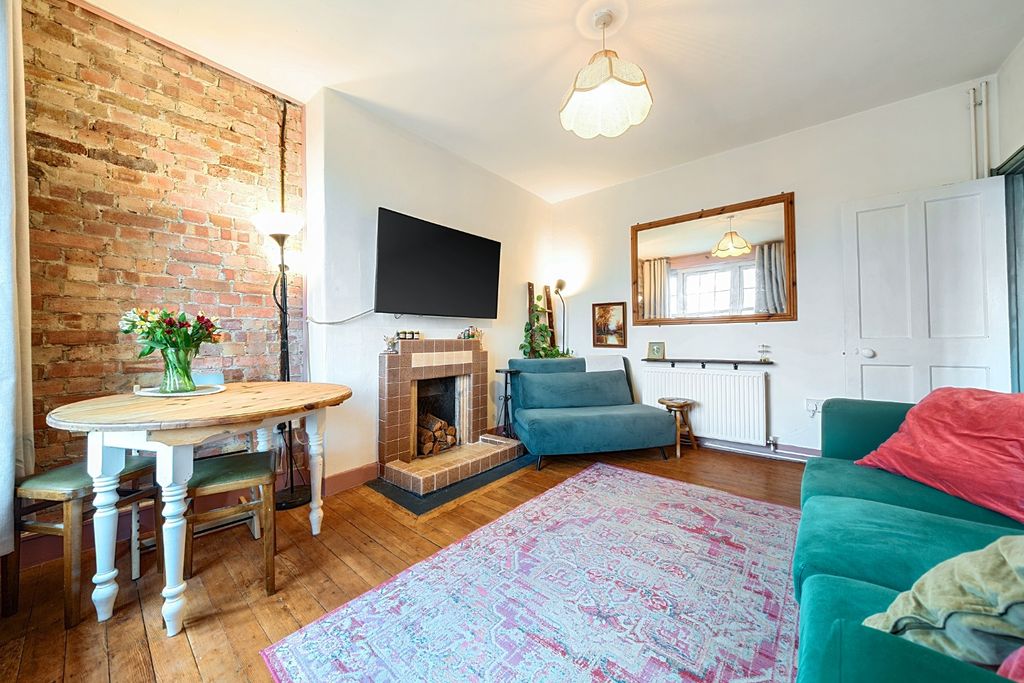 Property photo 3 of 13 4681245