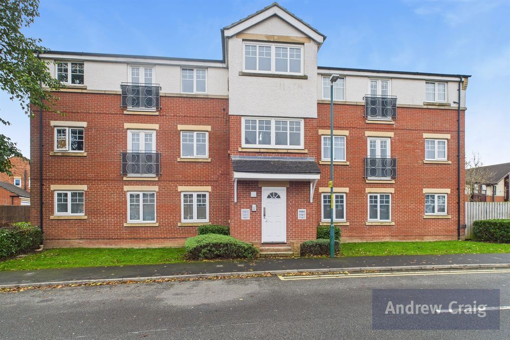 Property photo 1 of 10 (Main)