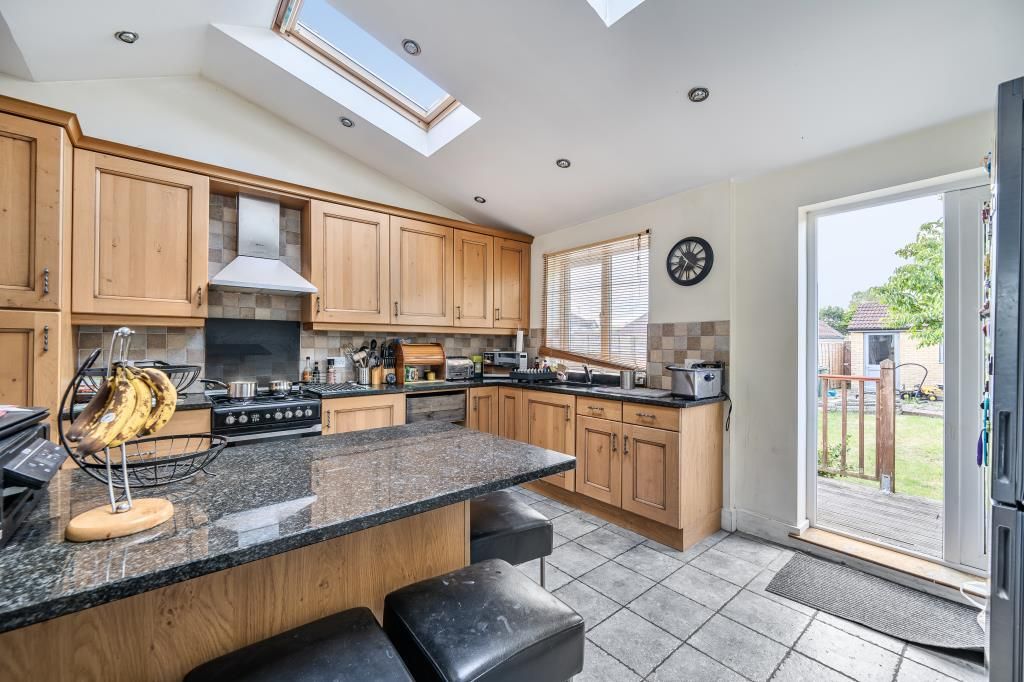 Property photo 2 of 17 Kitchen