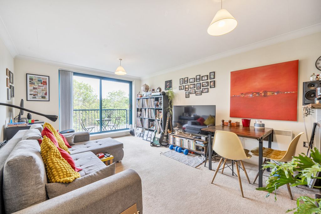 Property photo 1 of 14 1456932-11-6A06E5...