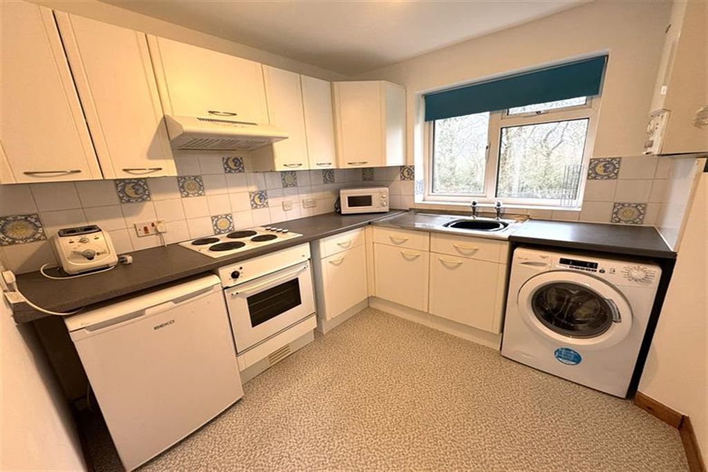 Property photo 3 of 11 (Main)