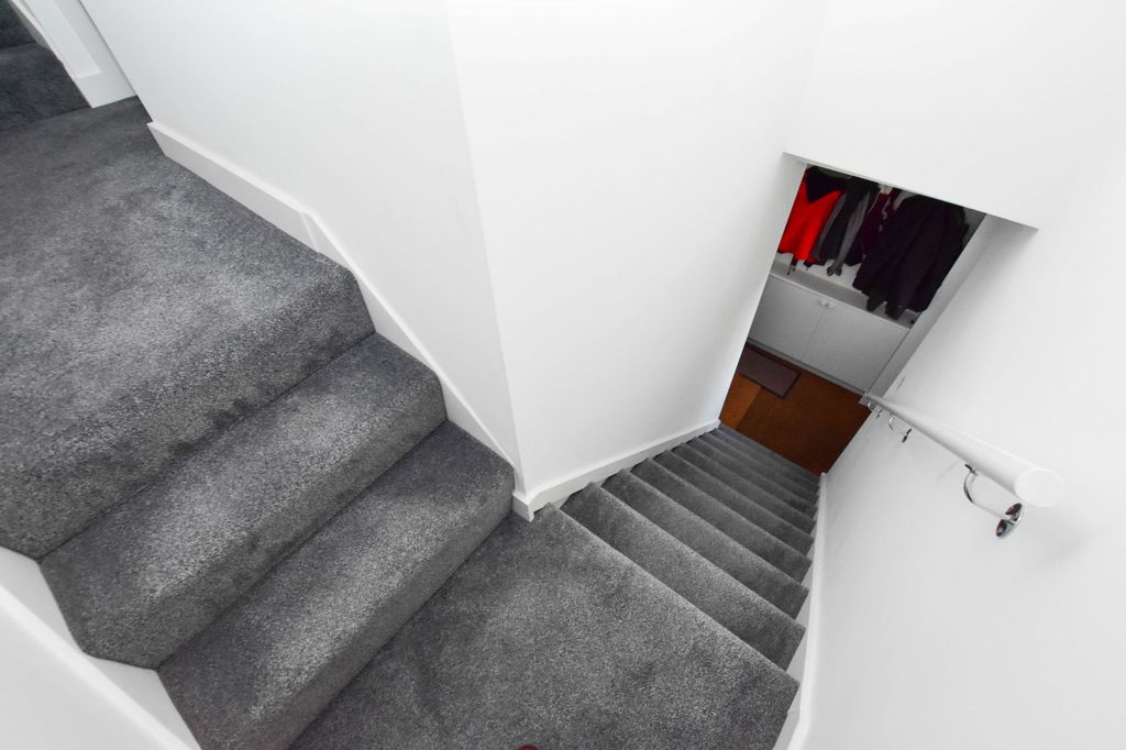 Property photo 3 of 11 Photo 4