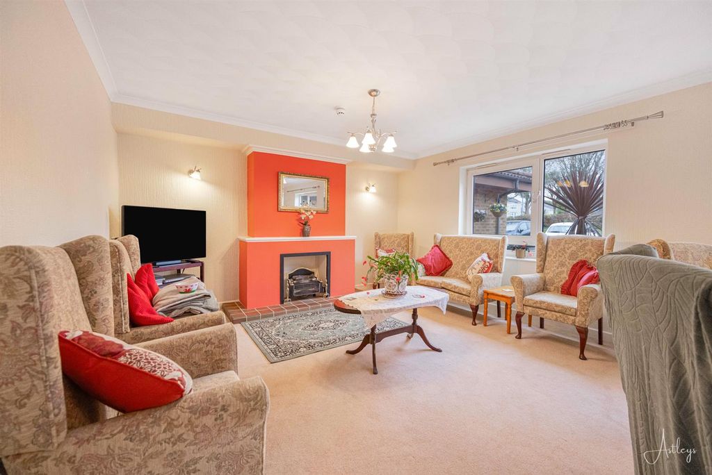 Property photo 2 of 14 Communal Lounge/Dining Room