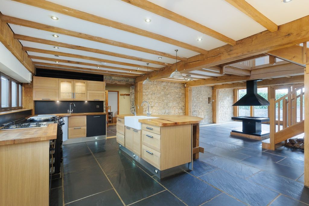 Property photo 2 of 39 4291405