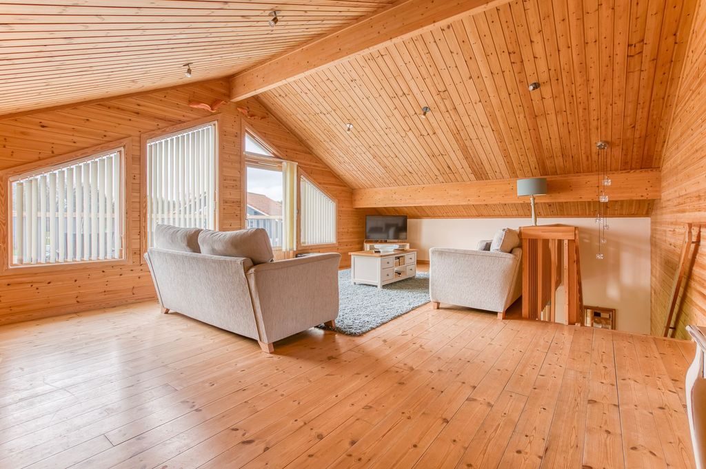 Property photo 3 of 21