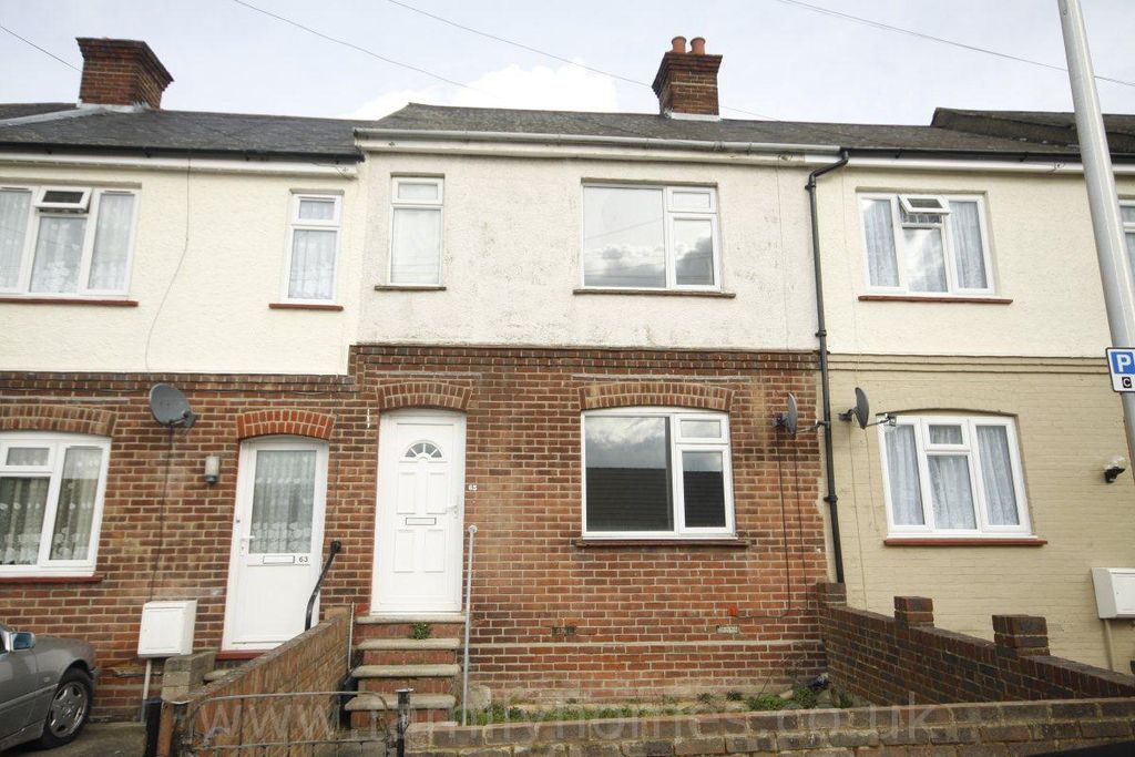 Property photo 1 of 5 2 Bedroom Home, Recently Refurbished, New Kitchen, Close To Town Centre