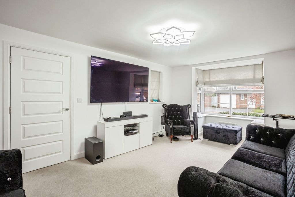 Property photo 2 of 19 Pbox-Img.Jpg