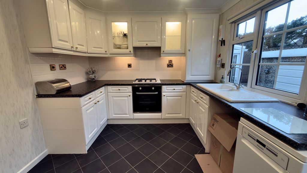 Property photo 3 of 21