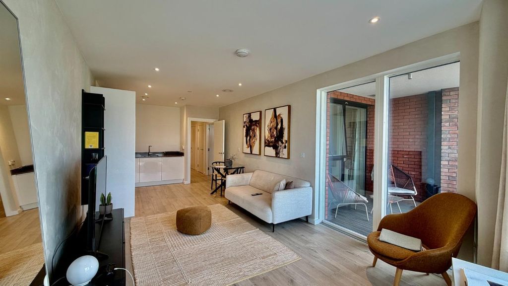 Property photo 2 of 8 Gallions Road, E16, 1 Bedroom For Sale By Barrain