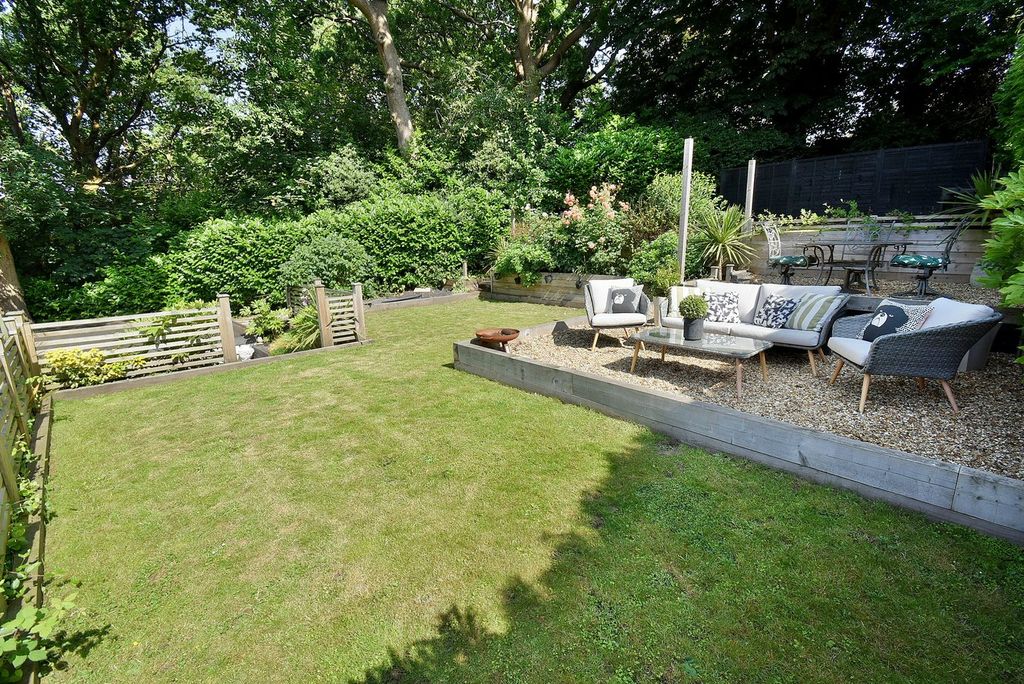 Property photo 3 of 23