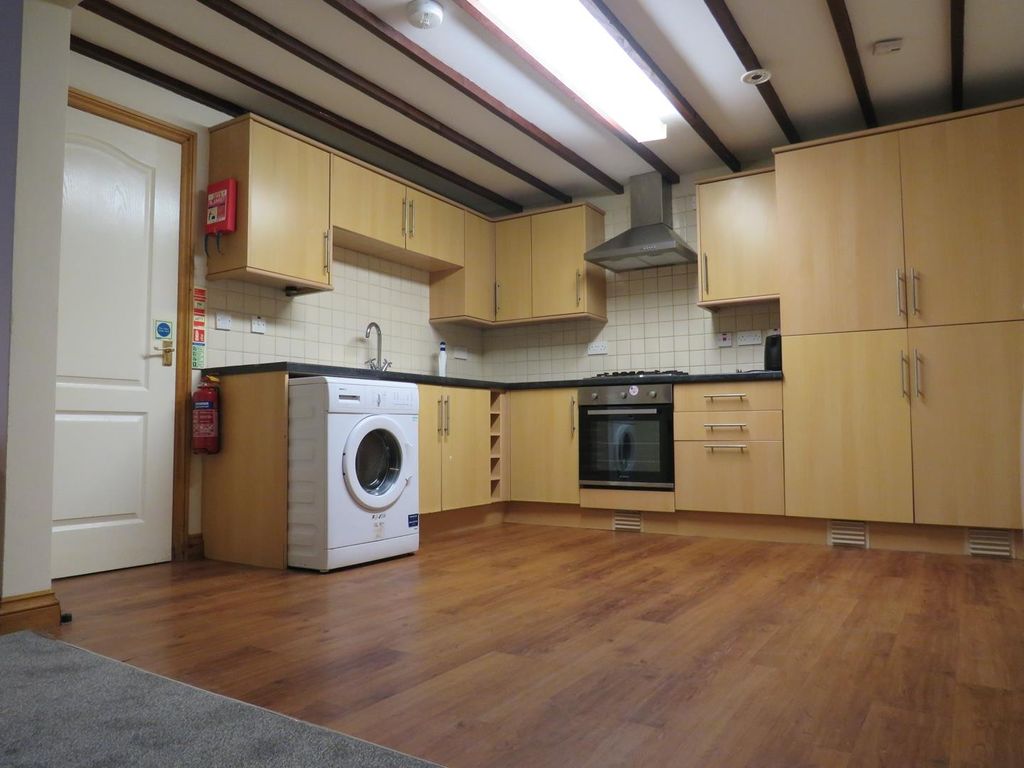 Property photo 1 of 6 4 Bed HMO Property For Rent