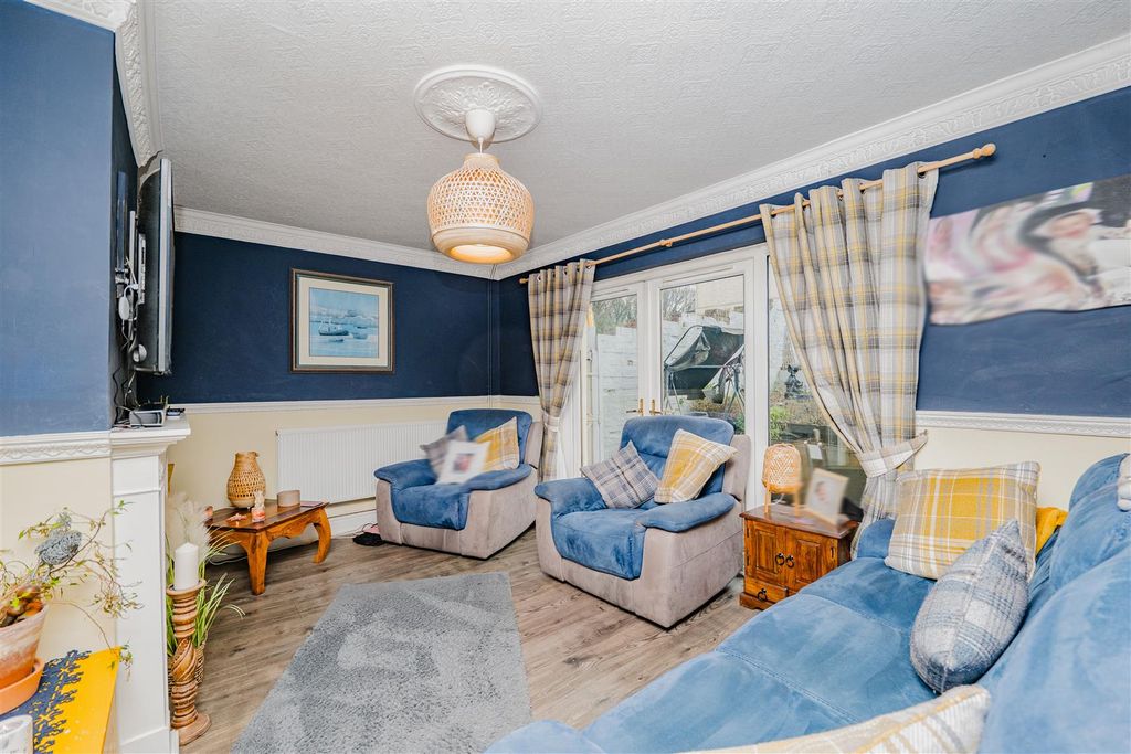 Property photo 3 of 21 P1410754.Jpg