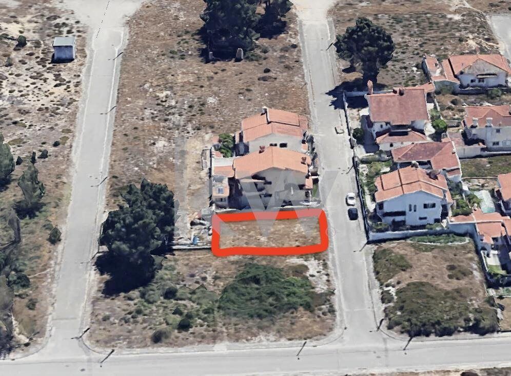 Property photo 1 of 2 Urban Plot For Building Your Dream Home In Fernão Ferro!