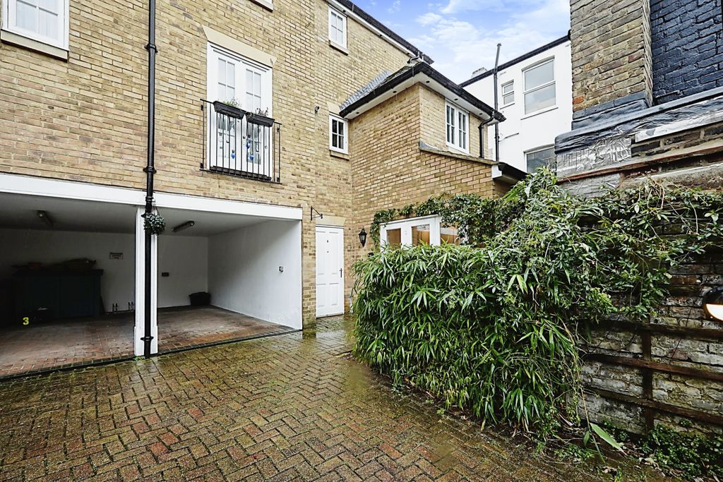 Property photo 1 of 15 Photography