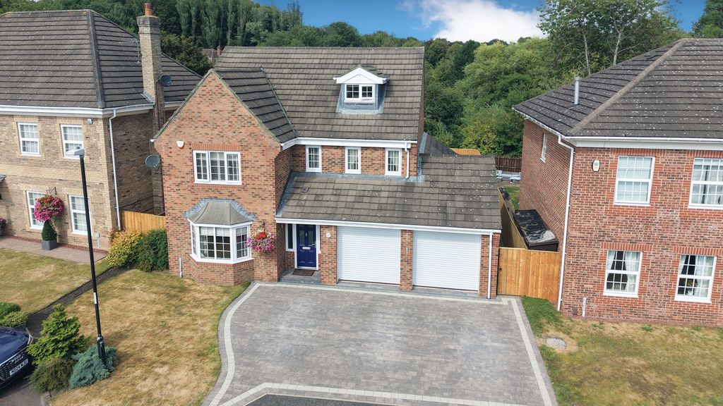 Property photo 1 of 25 External