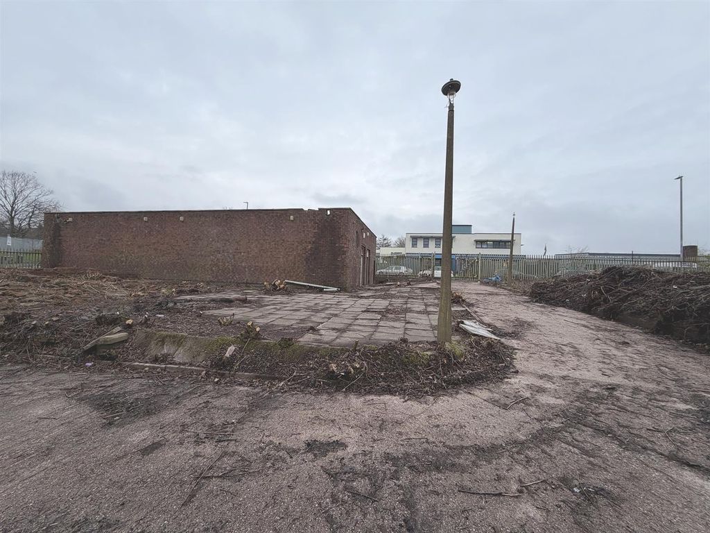 Property photo 3 of 11