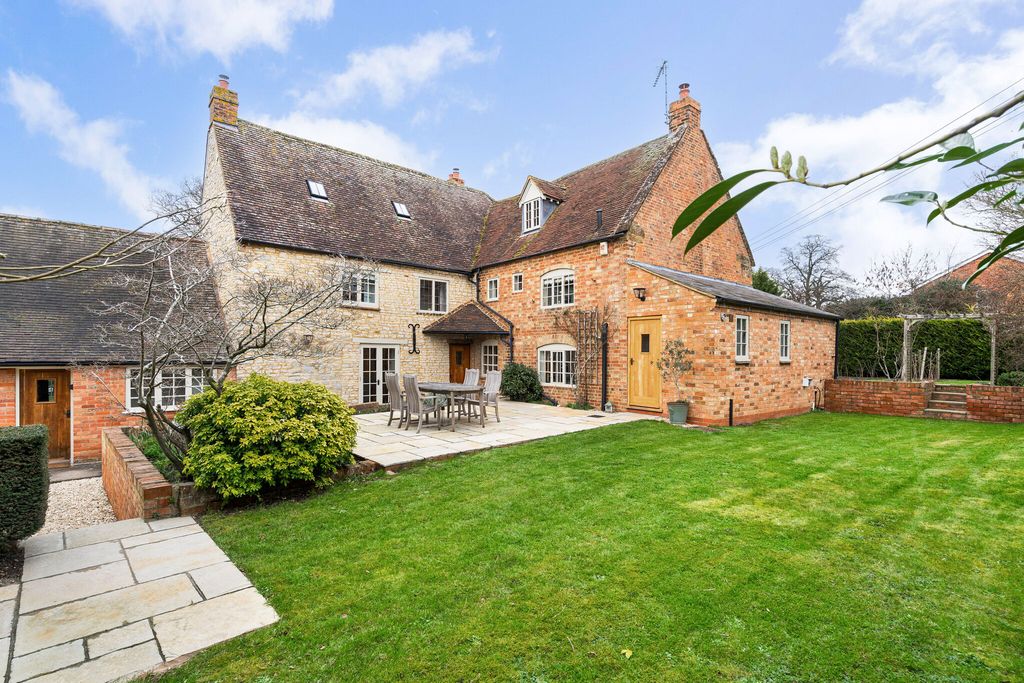 Property photo 2 of 24