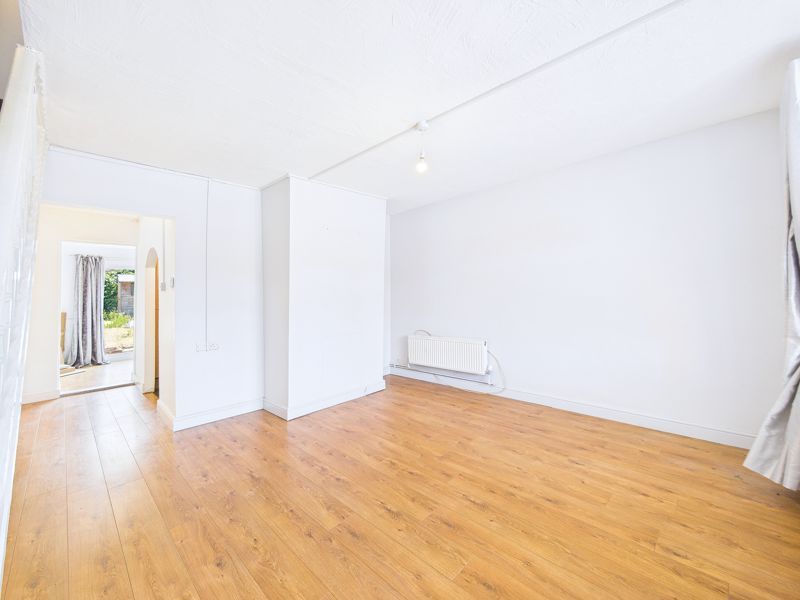 Property photo 3 of 16 Photo 7