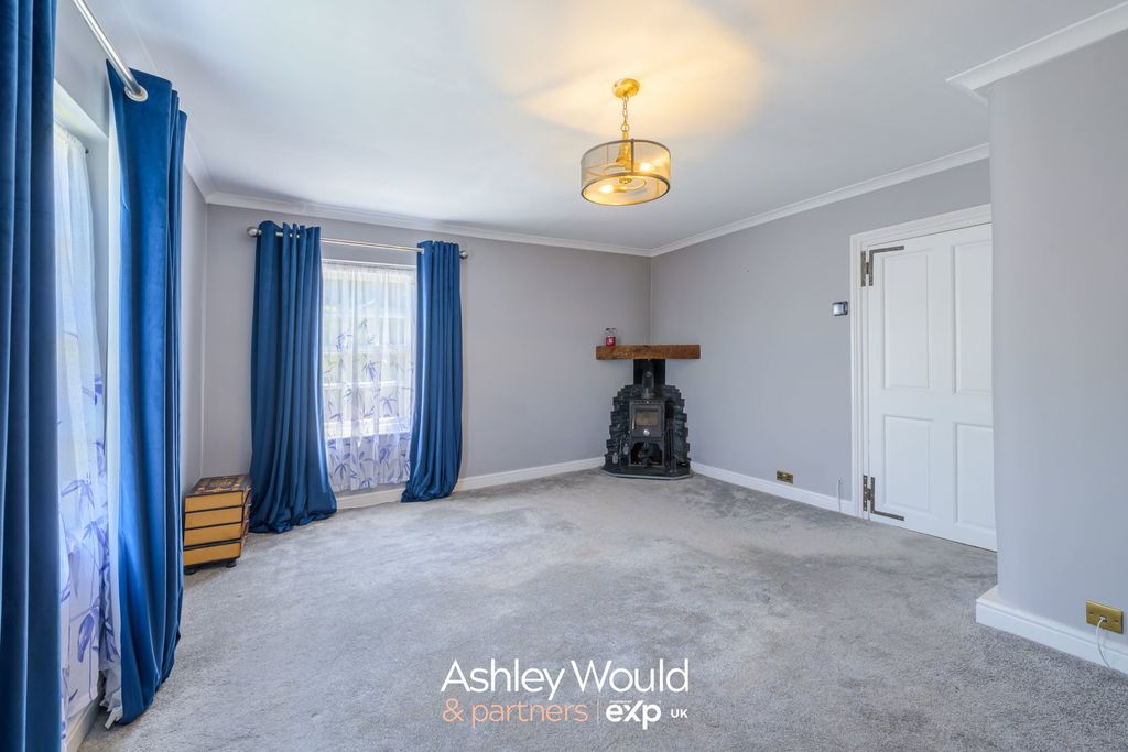Property photo 2 of 18
