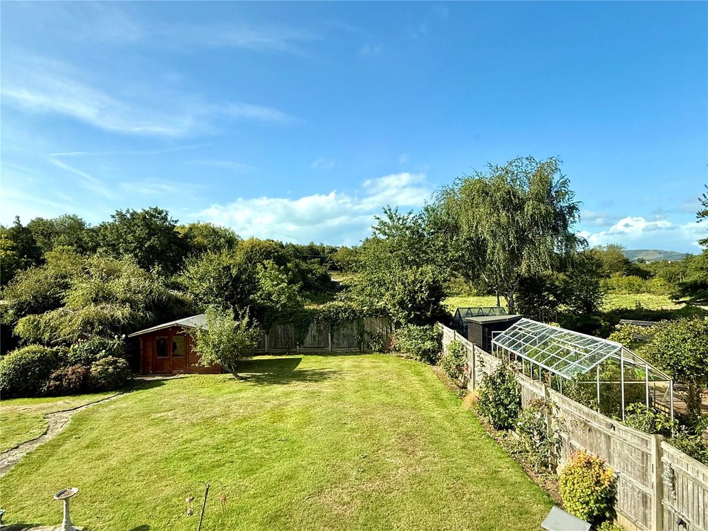 Property photo 3 of 24 Picture No. 15