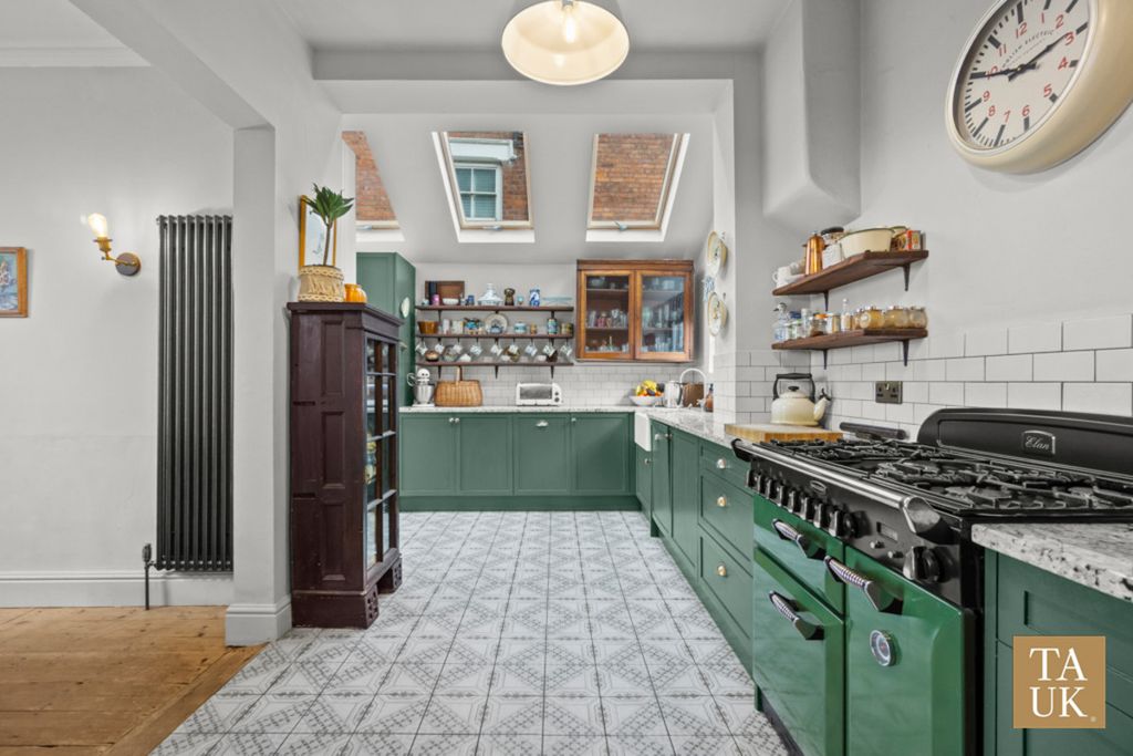 Property photo 3 of 29