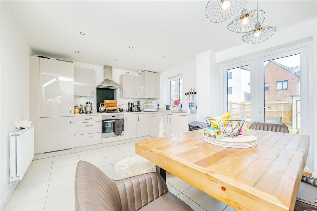 Property photo 2 of 25 P1354989.Jpg