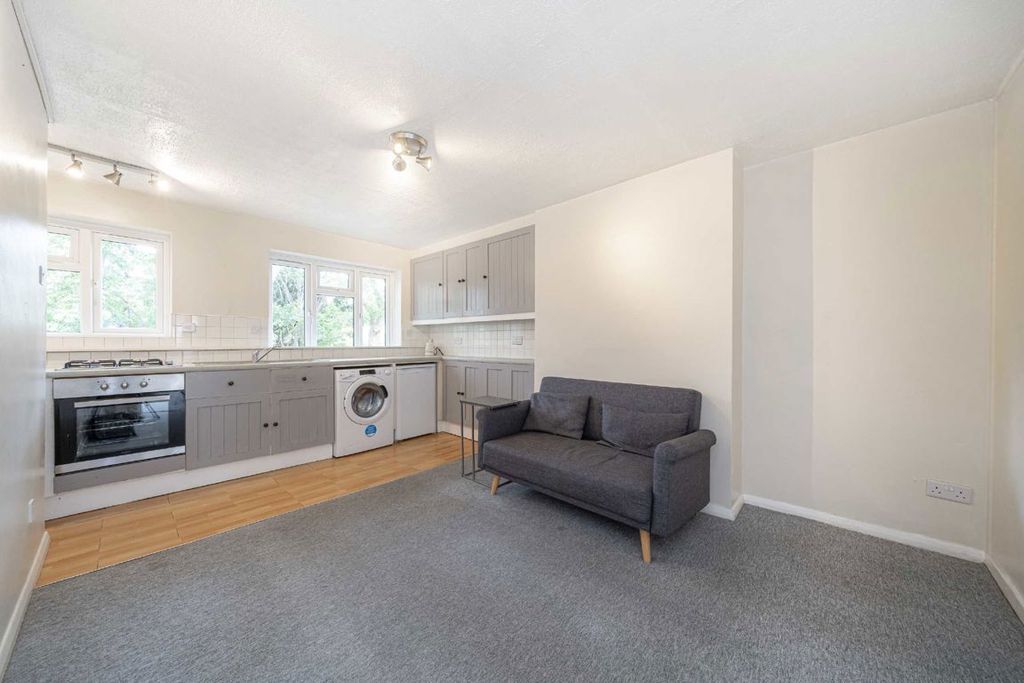 Property photo 2 of 4