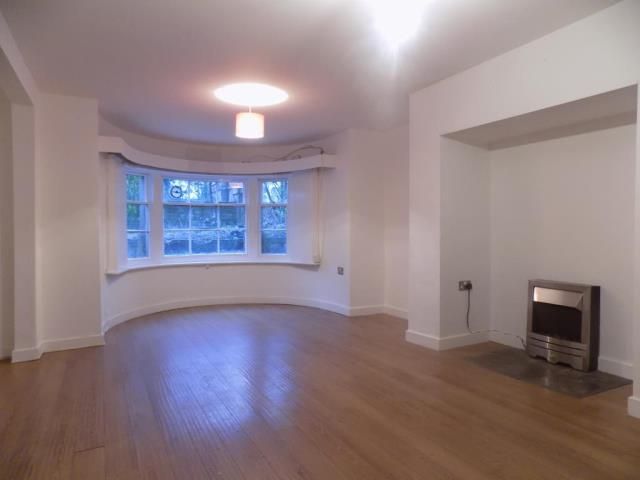Property photo 3 of 7 Living Area