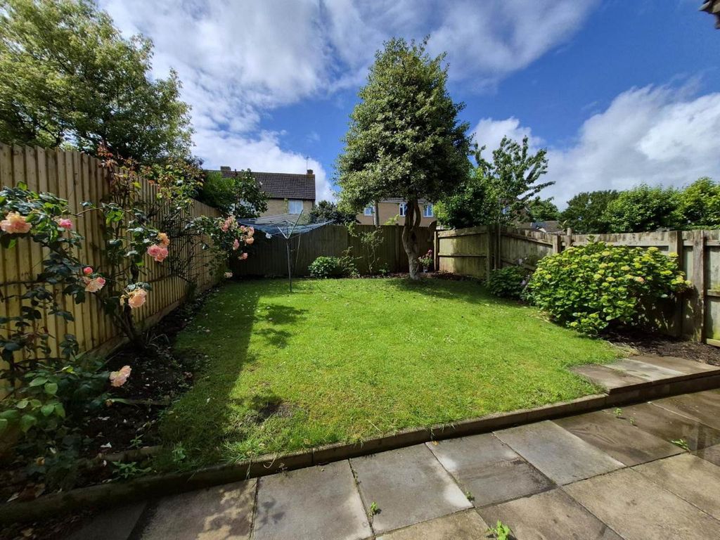 Property photo 2 of 9 Garden