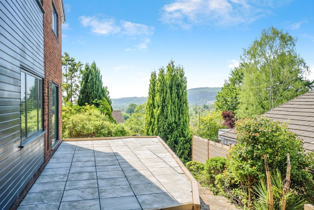 Property photo 2 of 31