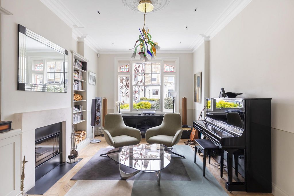 Property photo 3 of 26