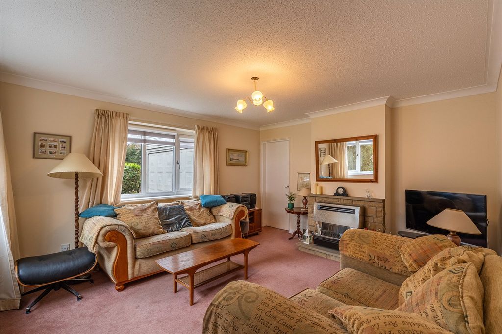 Property photo 2 of 26 Picture No. 12